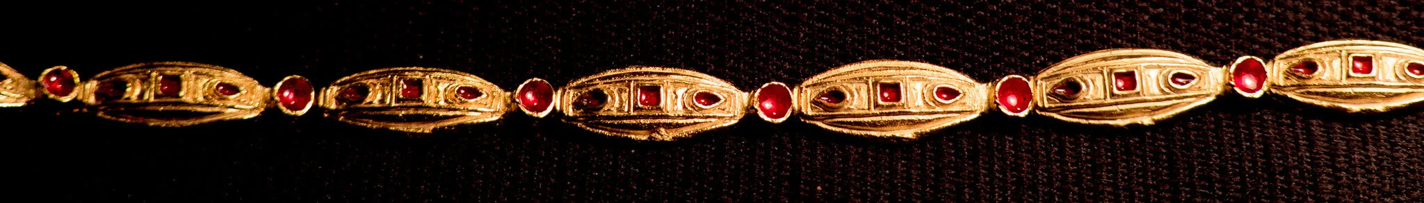 16th C. necklace with enamel - W-30