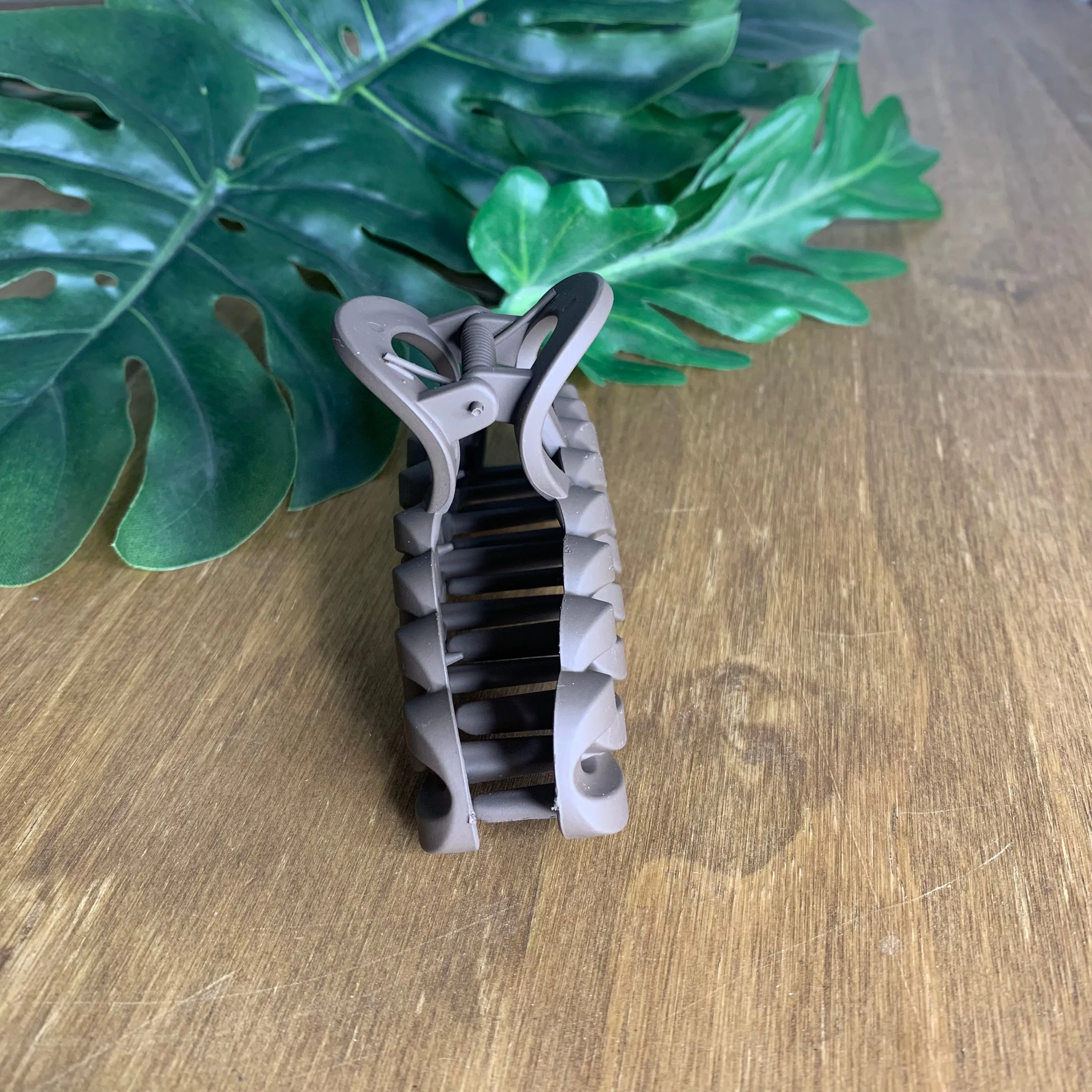 Chain Style Matt Hair Claw Clip