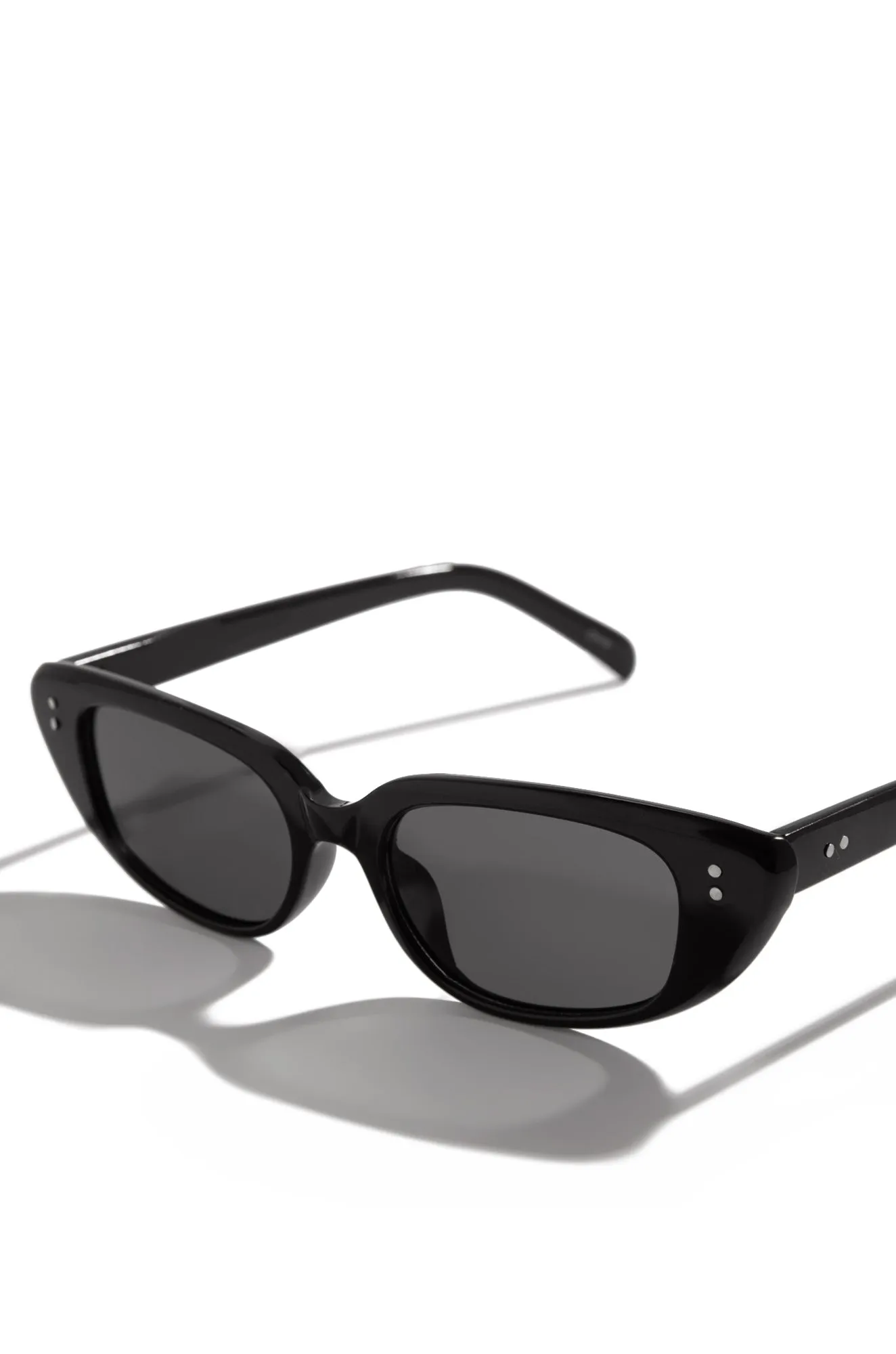 Chill Views Cat Eye Sunglasses - Black
